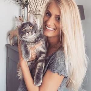 Meet your Posher, Sophia